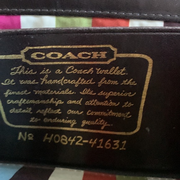 Coach Wallet - Signature Coach with zipper closure multiple credit card holders - Picture 5 of 7